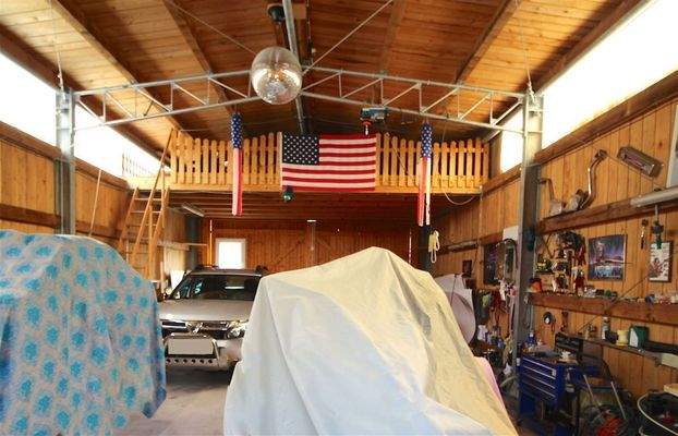 Innenansicht Fahrzeughalle