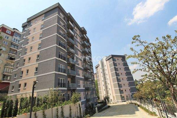 Forest View Flats in a Gated Complex in İstanbul Kağıthane