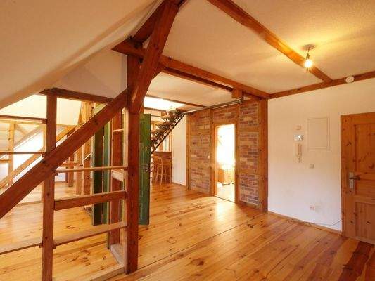  Groszer offener DACHGESCHOSS-RAUM