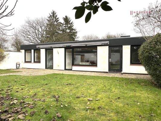 Süd-West Ansicht mit Garten