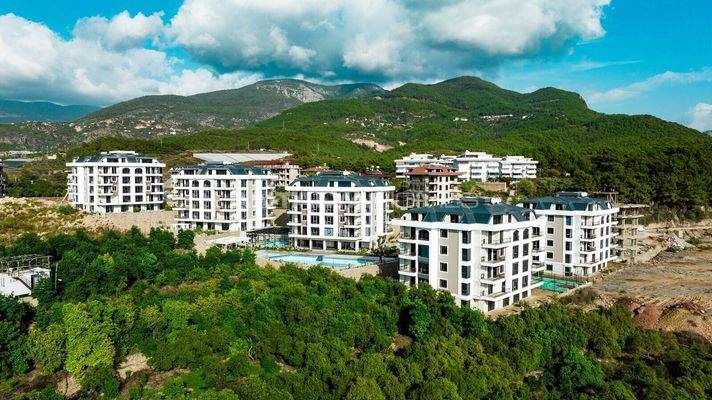Investment Real Estate in an Elevated Position of Alanya Oba