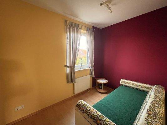 Kleines Kinderzimmer, Büro oder Gästezimmer