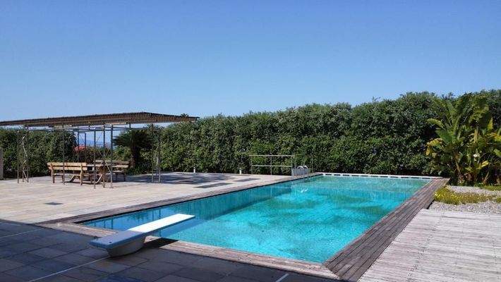 Kreta, Stalos: Luxuriöse Villa mit Meerblick in Strandnähe zu verkaufen