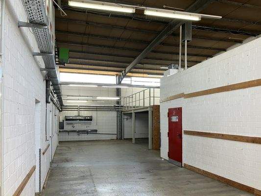 Halle, Blick vom Rolltor aus