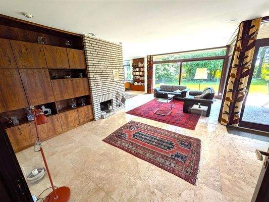 Wohnbereich mit Kamin