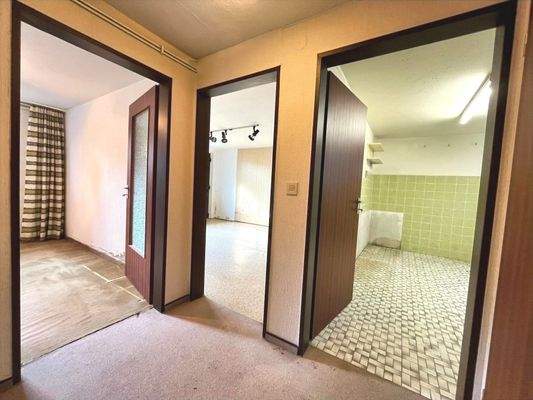 Die Kellerräume sind durch einen Flur verbunden