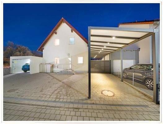 Garage, Carport, 3 Stellplätze