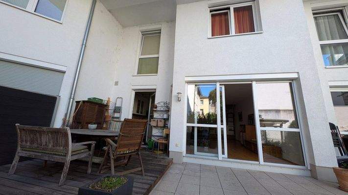 Außenansicht mit Terrassen