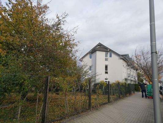 Blick auf Nachbarbebauung - Ärztehaus.jpg