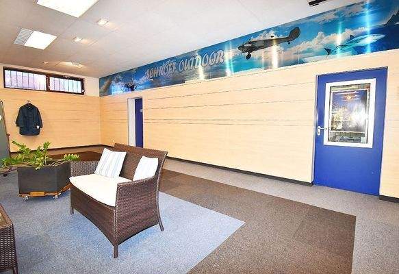 Zugang Kunden-WC und Aufenthaltsraum