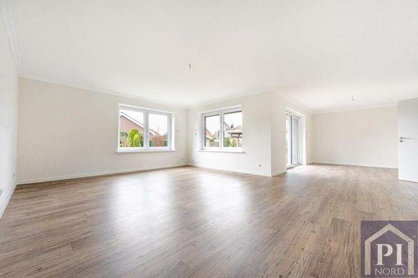 Lichtdurchflutetes Wohnzimmer