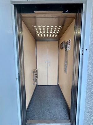 Ebenerdig erreichbarer Aufzug