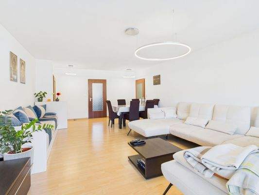 1. OG links: Wohn-Essbereich