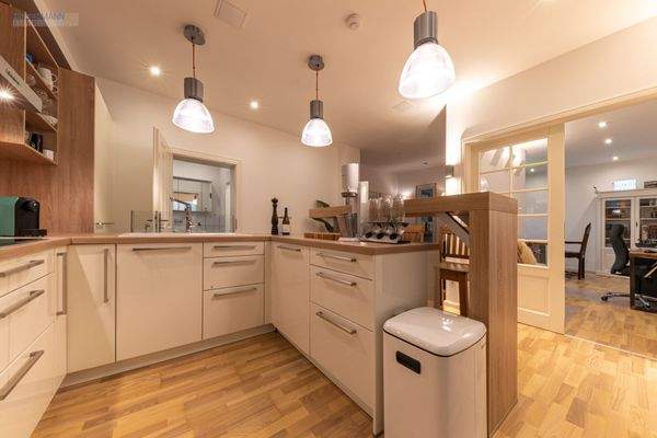 hochwertige Einbauküche