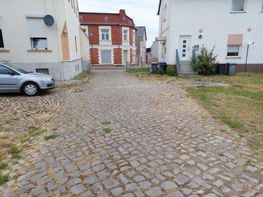 Zufahrt zum Grundstück (2)