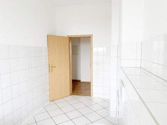 Tageslichtbad mit Blick Richtung Flurbereich