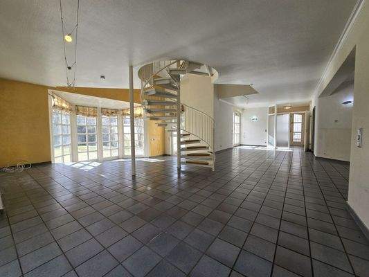 Wohn-/Essbereich mit Blick zum Eingang