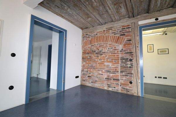 offenes historisches Mauerwerk