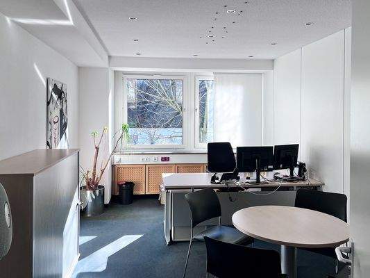 Büroraum (1. OG)
