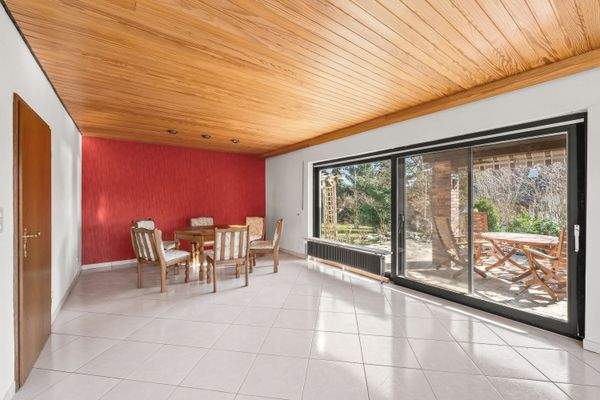 Großzügiger, heller Wohn-Essbereich