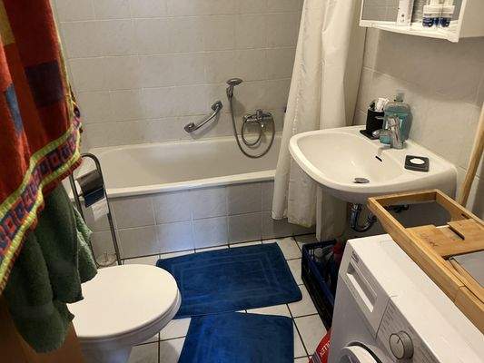 Wannenbad mit Waschmaschinenanschluss