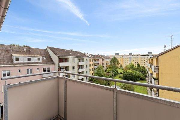 Sonnenverwöhnter Süd-West-Balkon