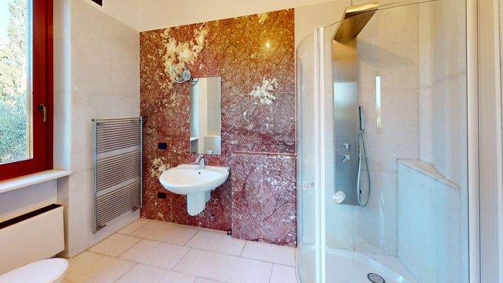 12 bagno_Via-Reciago-Bathroom 2.jpg