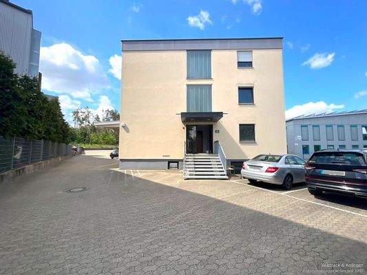 Haupteingang Bürotrakt
