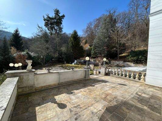 Vorplatz Terrassenbereich