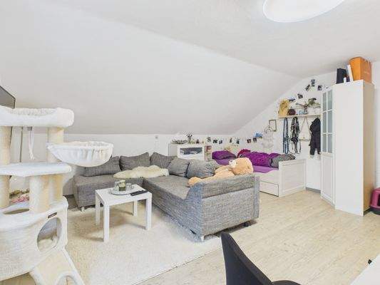 CAM01223G0-PR0176-STILL065