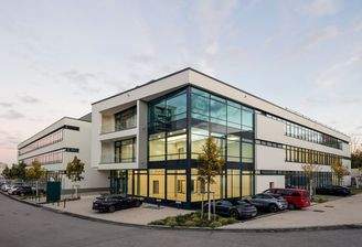 Modernes Bürogebäude