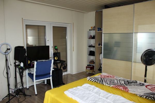 Schlafzimmer 1