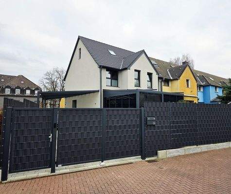 Außenansicht Einfahrt