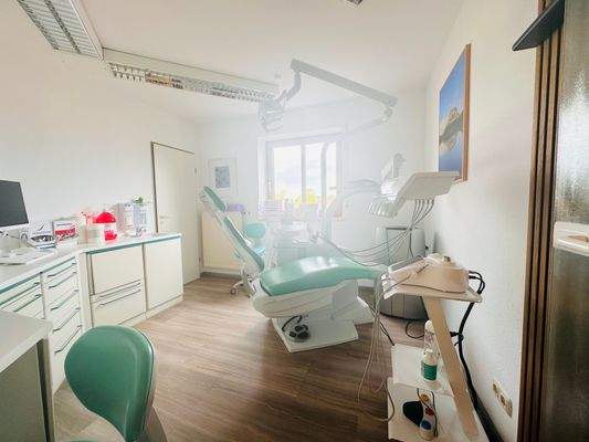 Behandlungszimmer I.jpeg