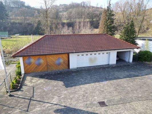 ...Carport und Garage