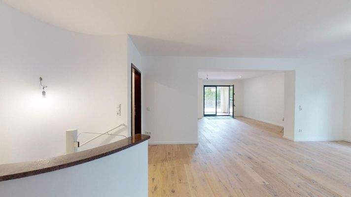 EG - Blick in den hellen Wohnraum