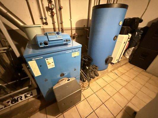 Ölzentralheizung KG