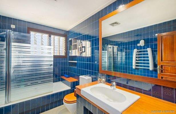 Badezimmer mit Wanne