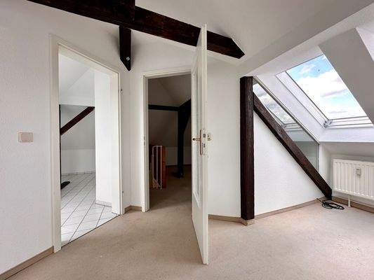 freie WE 70 m² Schlafen Dachgeschoss