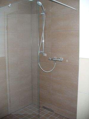 Dusche unteres Bad
