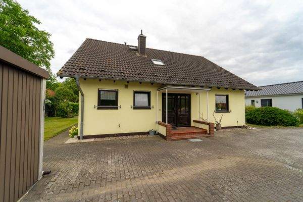 Ansicht Westseite mit Hauseingang