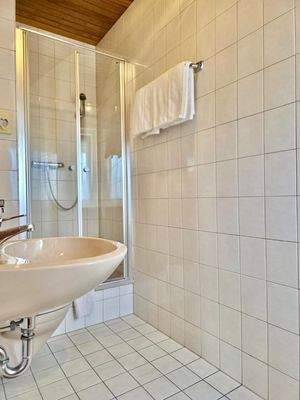 Apartmenthaus - Duschbad
