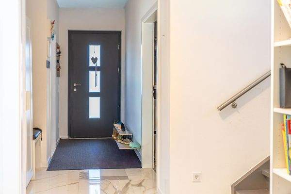 Neues und Nachhaltiges Einfamilienhaus mit geschmackvoller Ausstattung im Neubaugebiet.