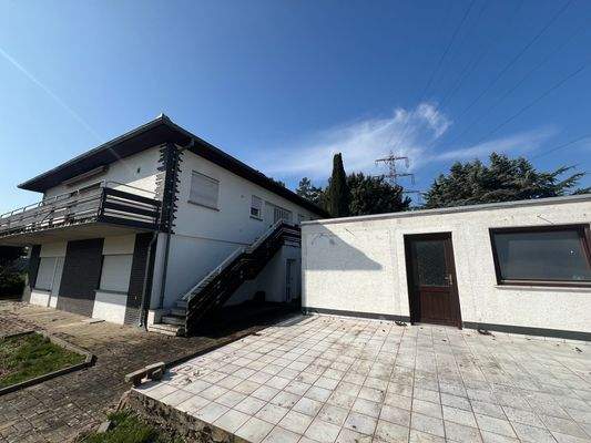 Rückansicht mit Anbau an die Garage