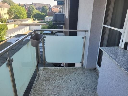 Ruhiger und neuer Balkon