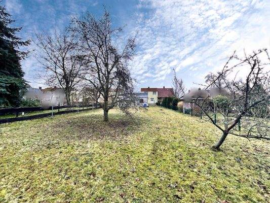 großzügiges Grundstück