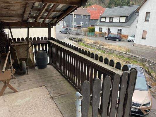 Garage mit idyll.Balkon