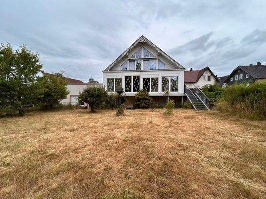 Garten mit Ansicht Gebäude