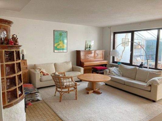 Wohnzimmer mit Kamin