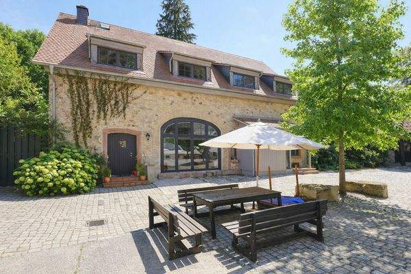 idyllischer Innenhof für gemeinsame Stunden mit Freunden oder Nachbarn